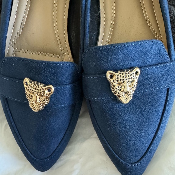 NEW Women's Navy Blue Faux Suede Loafers with Leopard Head Decor - Size 38 - Picture 3 of 7